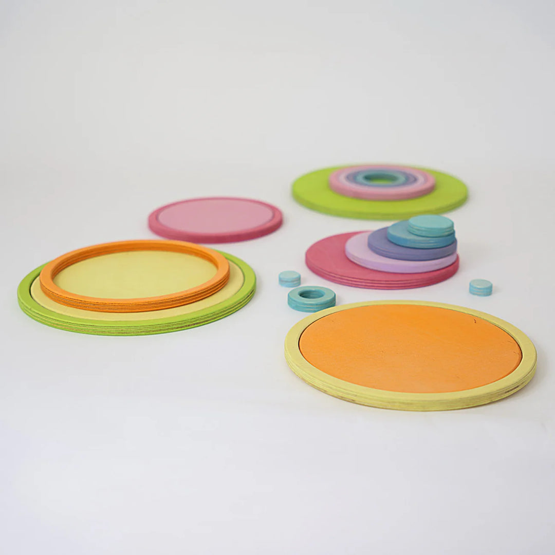 Concentric Circles and Rings Pastel