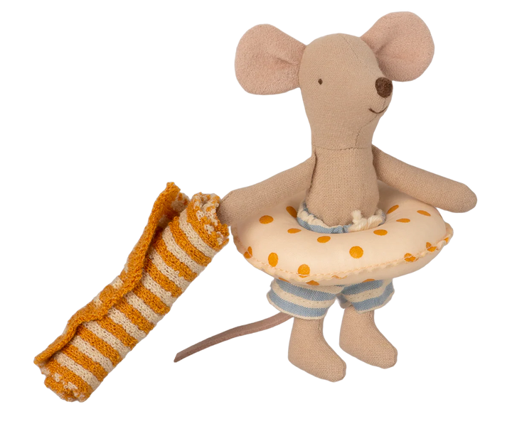 Beach Mouse, Little Brother