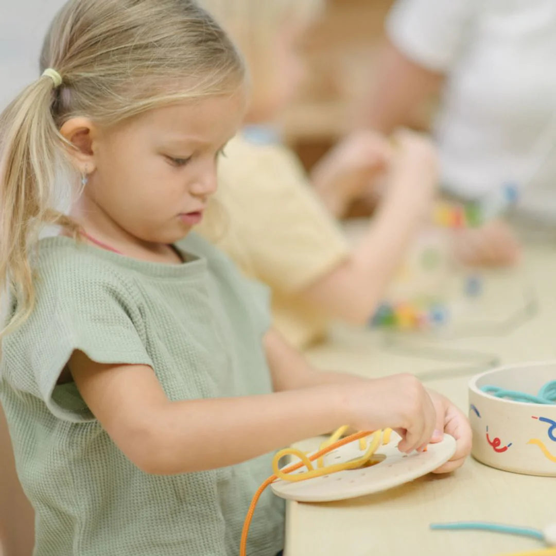 Lacing Boards With Container