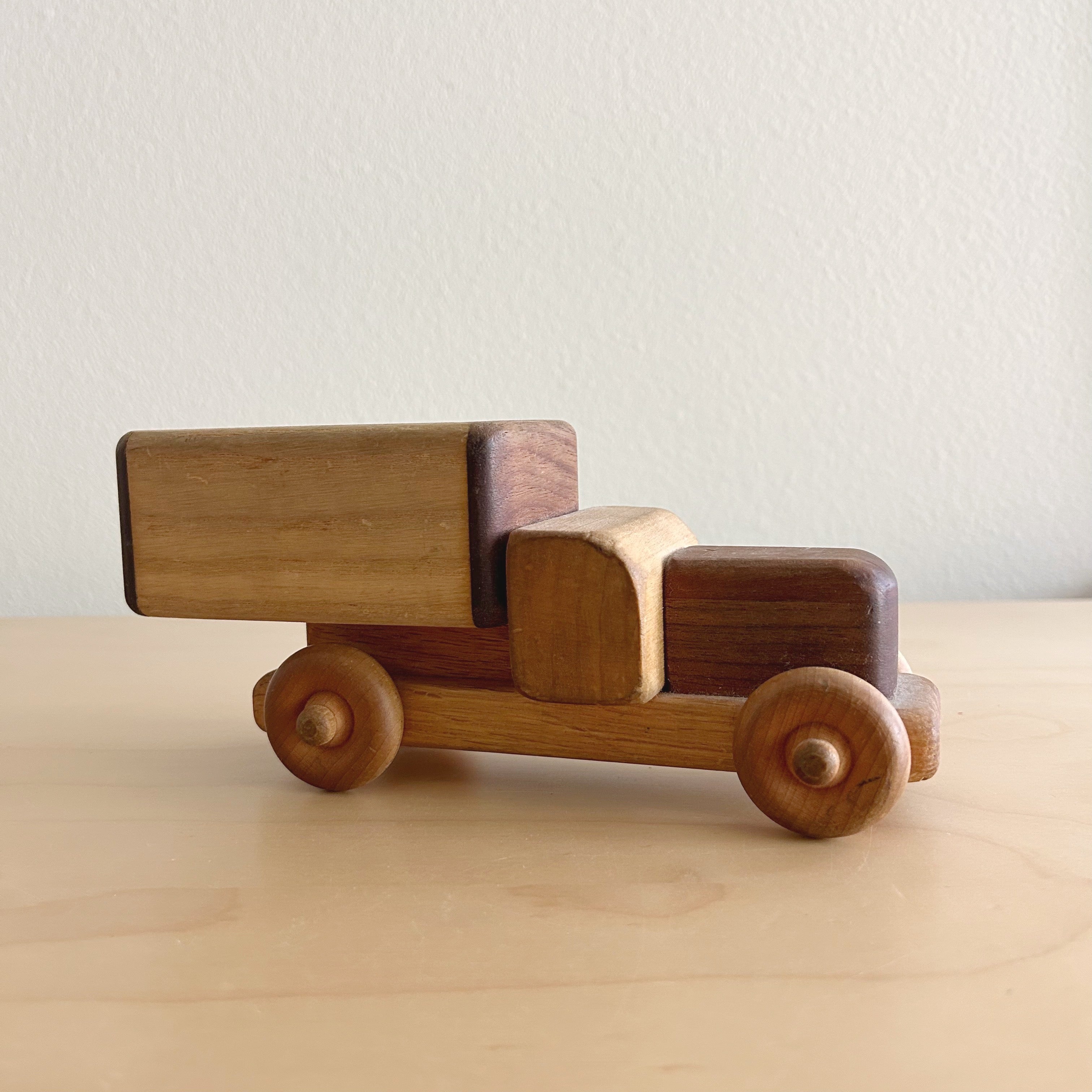 Handmade Wooden Car – Thistle & Poppy