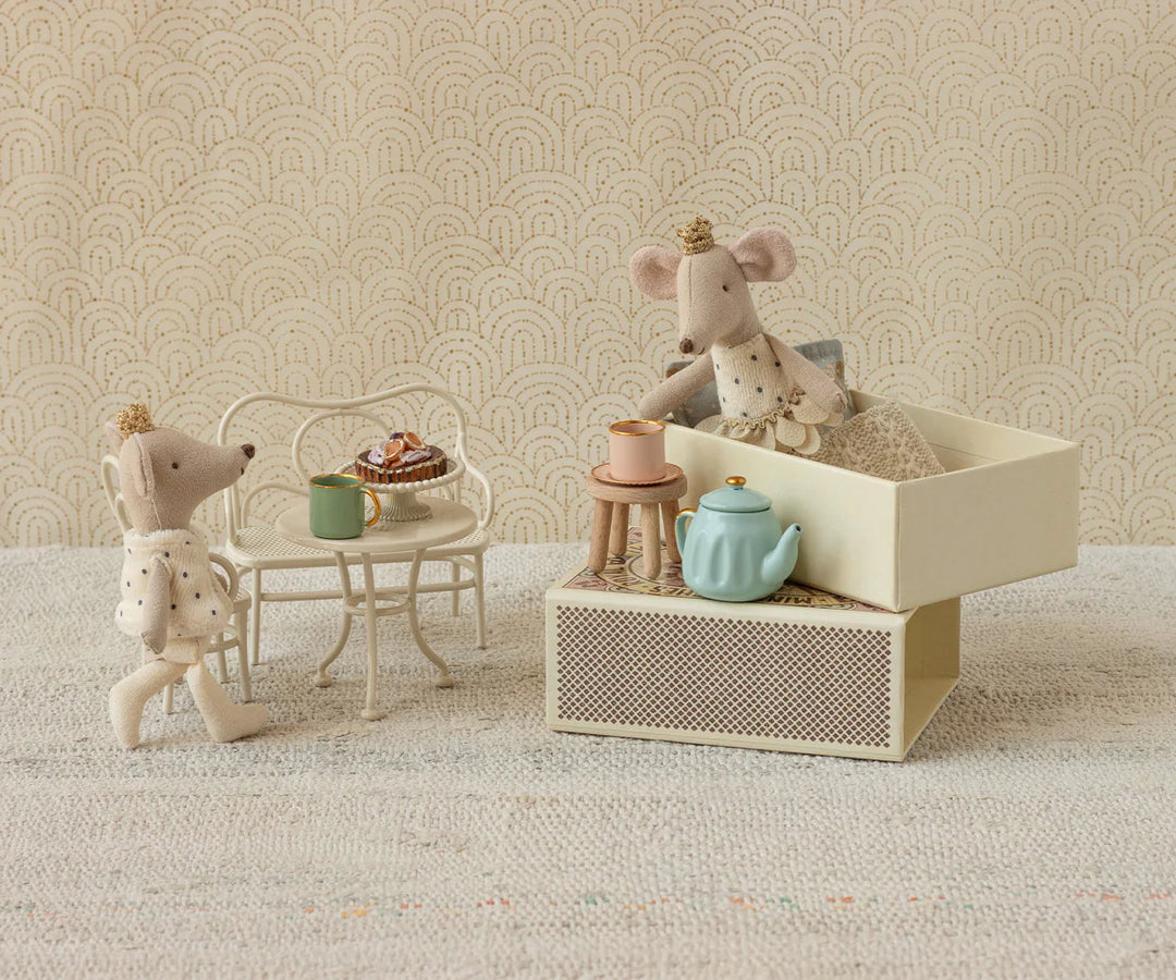 Royal Twin Mice
