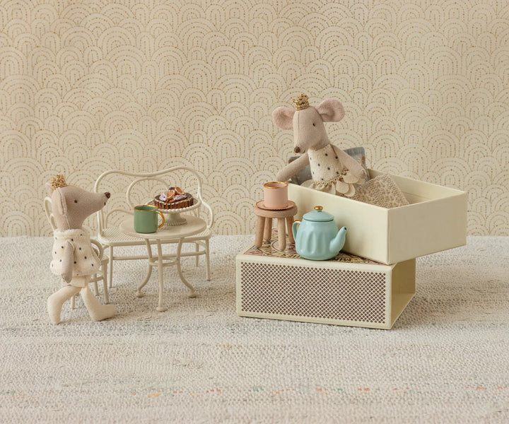 Royal Twin Mice