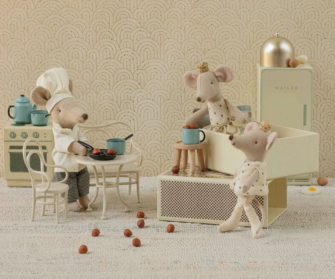 Royal Twin Mice