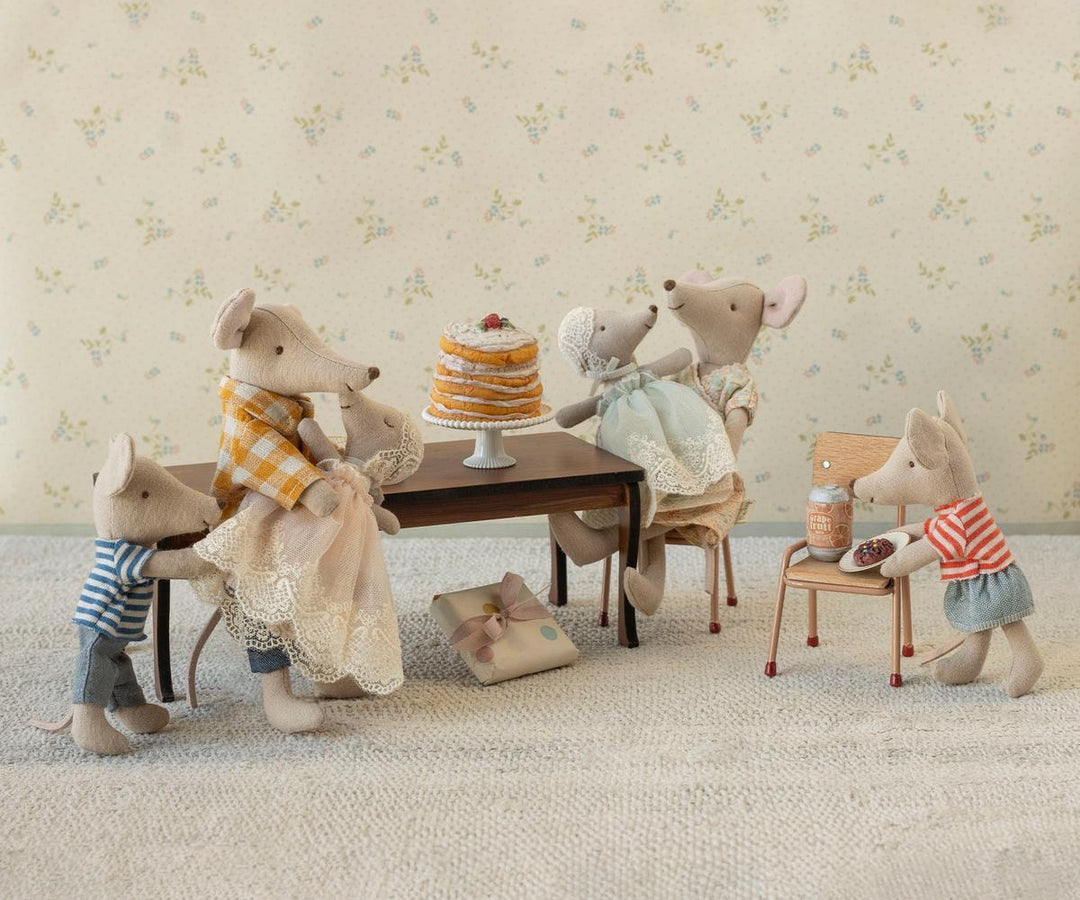 Party Cake & Cake Stand - Mouse