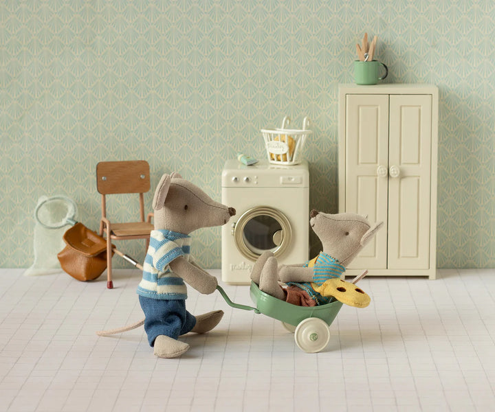 Little Sister Mouse with Bag