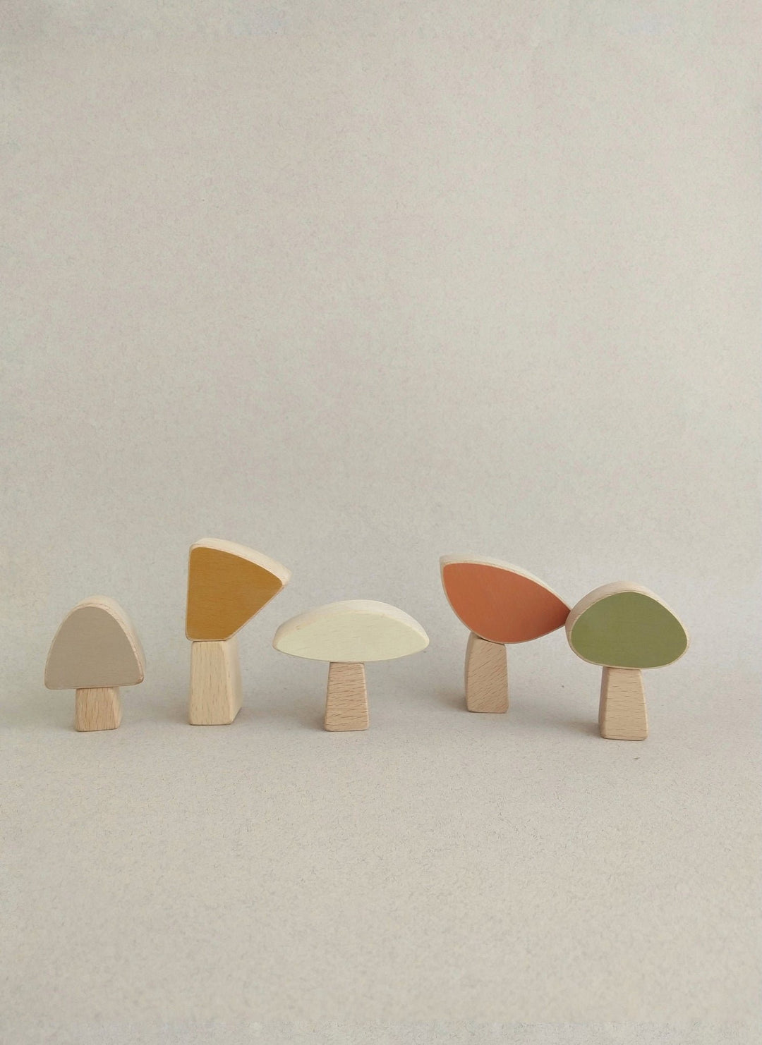 Magnetic mushrooms play set